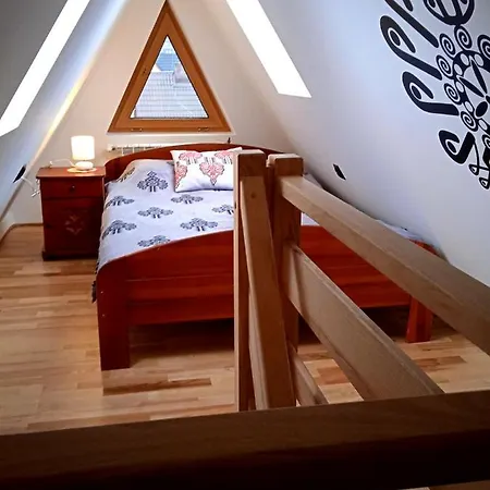 Bella Vista Apartment *